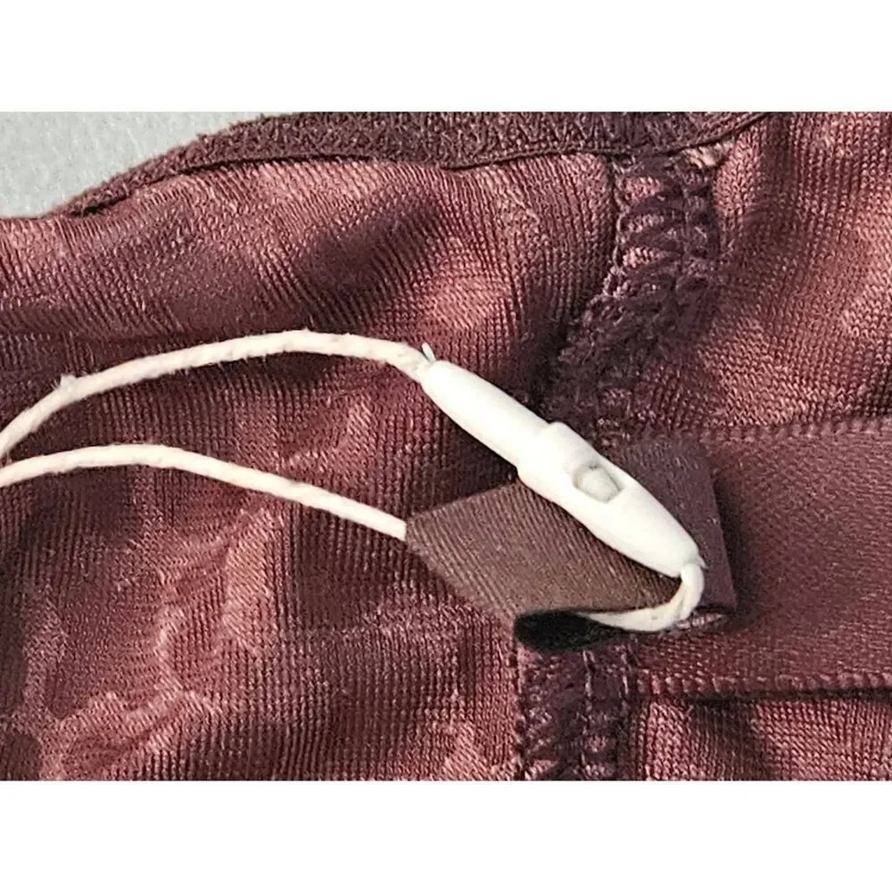 Skims logo bralette Nwt‎
